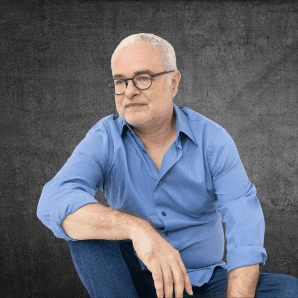 René Díaz, consultor estratégico experto en el ecosistema de Amazon FBA y comercio internacional.